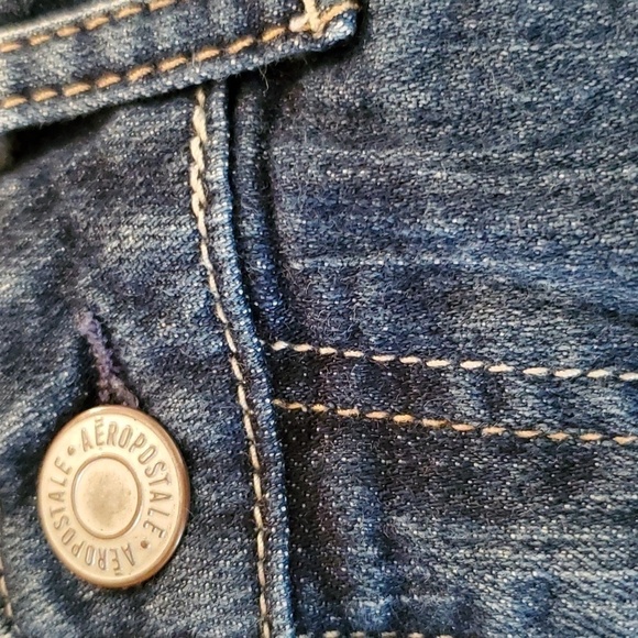 Aeropostale Low Rise Cuffed Hem Women's Jean Shorts Size 1/2 - Picture 5 of 7